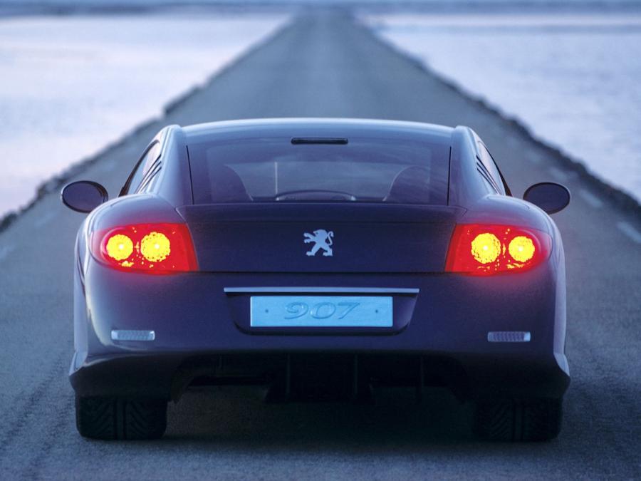  Peugeot 907 Concept 2004 года  (фото 6 из 23)